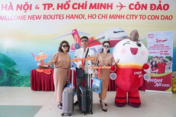Vietjet passengers